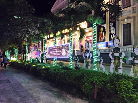 Khuôn viên nhà hát múa rối nước Nha Trang.