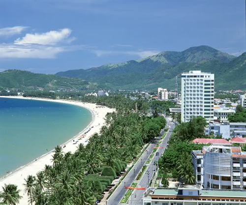 Bãi Trần Phú- Bãi tắm đẹp nhất Nha Trang.
